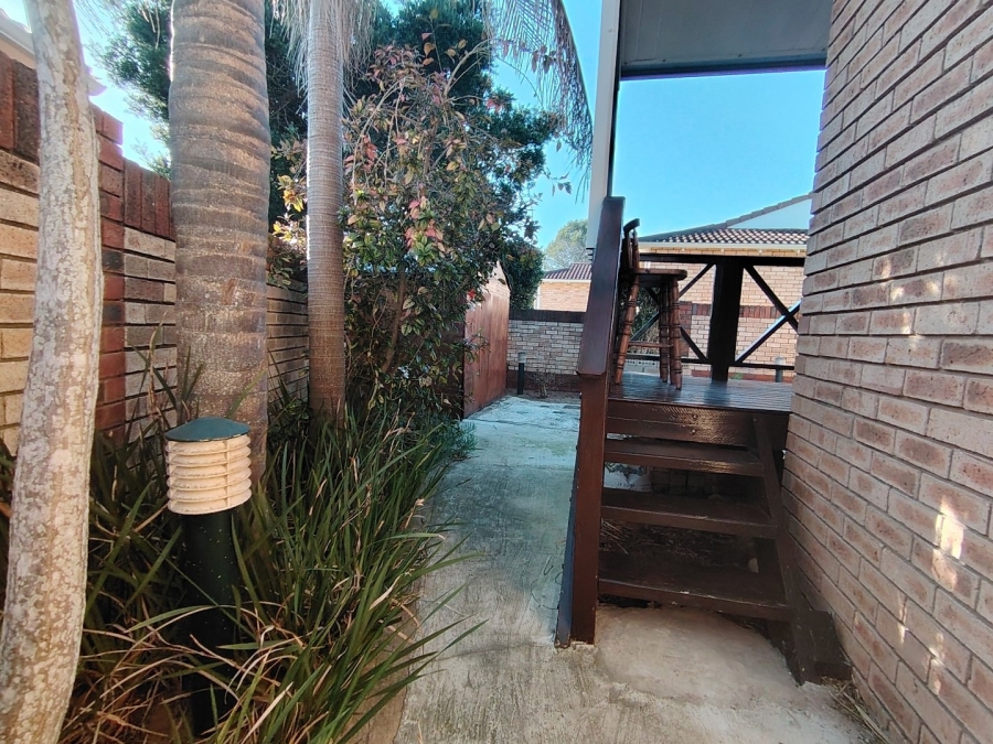 2 Bedroom Property for Sale in Walmer Downs Eastern Cape